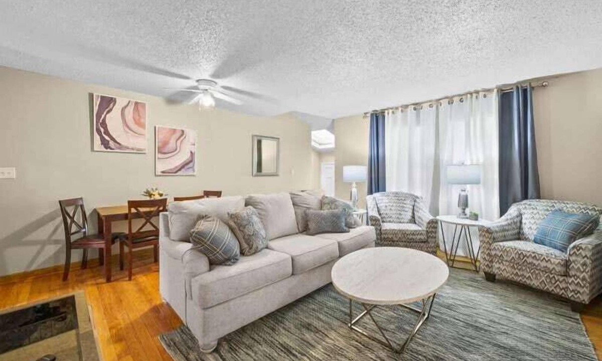 Tulsa Condo | ​Pet-Friendly 1BR Condo with pool in Midtown Tulsa