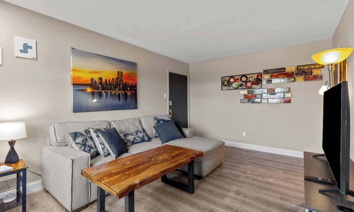 Tower Grove South Apartment | Pet-Friendly 1BR · Tower Grove · Free Parking + Laundry