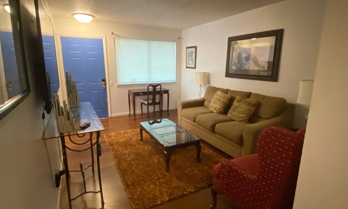 Benton Park Apartment | Pet Friendly 1st Fl Apartment w/Fenced Backyard
