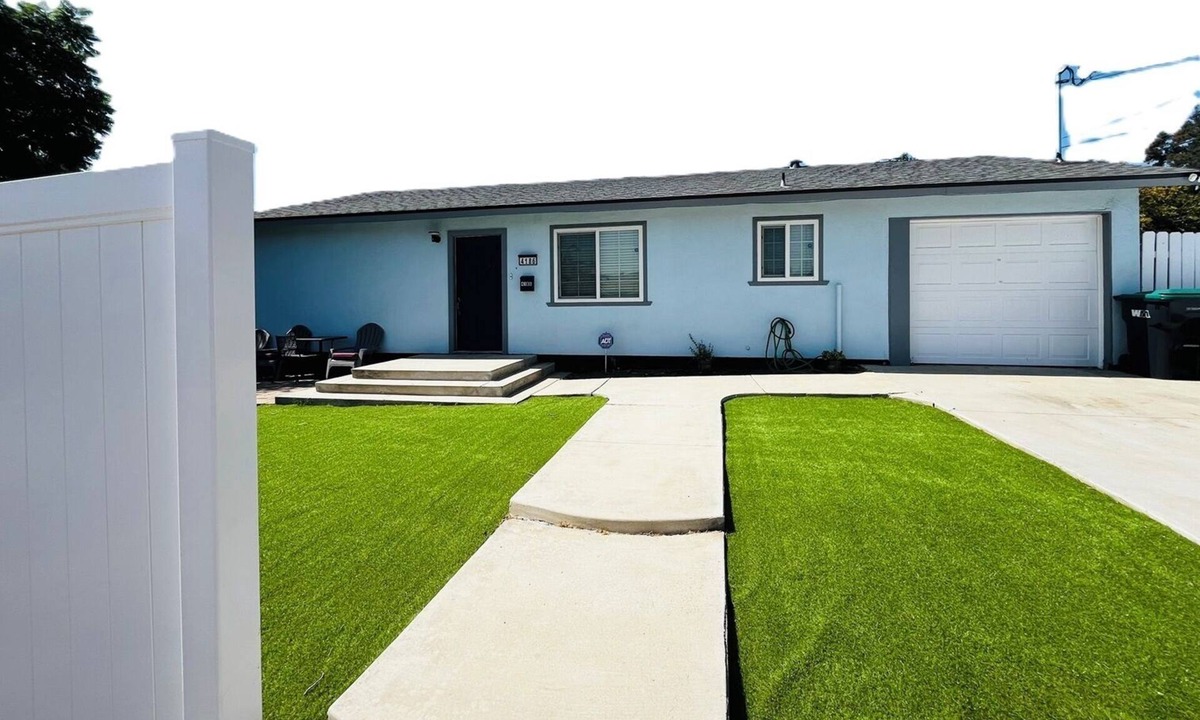 Los Serranos House | Pet friendly 2 BR 2 BA Private Front yard Retreat