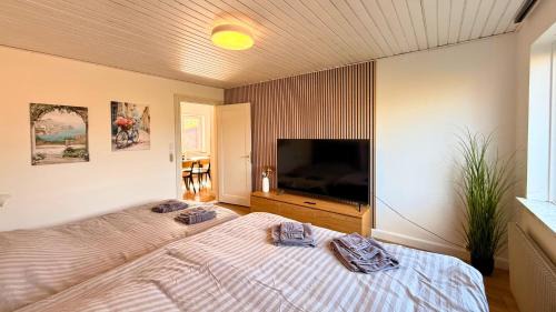 Holeby Apartment | Pet-Friendly 2-Room Ground Floor Stay with Fenced Garden near Femern