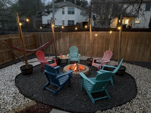 West San Antonio Apartment | Pet-Friendly 3BR - Fire Pit & Games Near Sea World