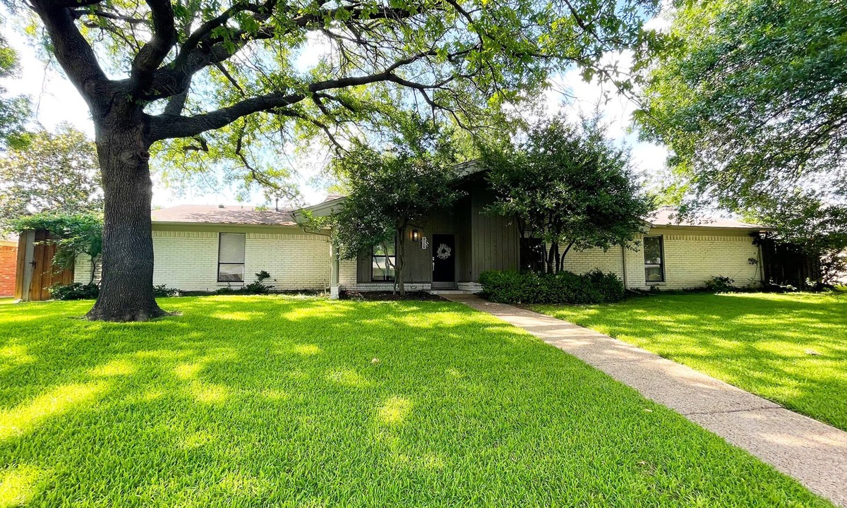 Northwest Dallas House | Pet-friendly 4-bedroom PLUS Office and Hot Tub
