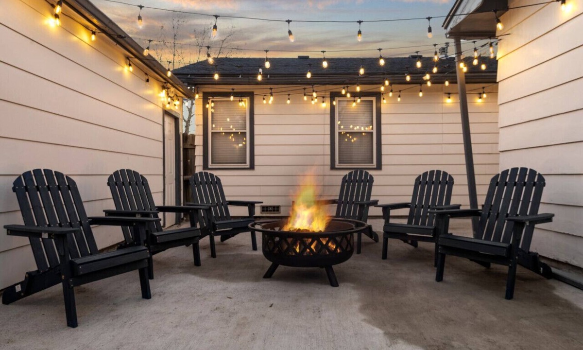 Bartlesville House | Pet Friendly, 5Min Downtown, Backyard & Firepit