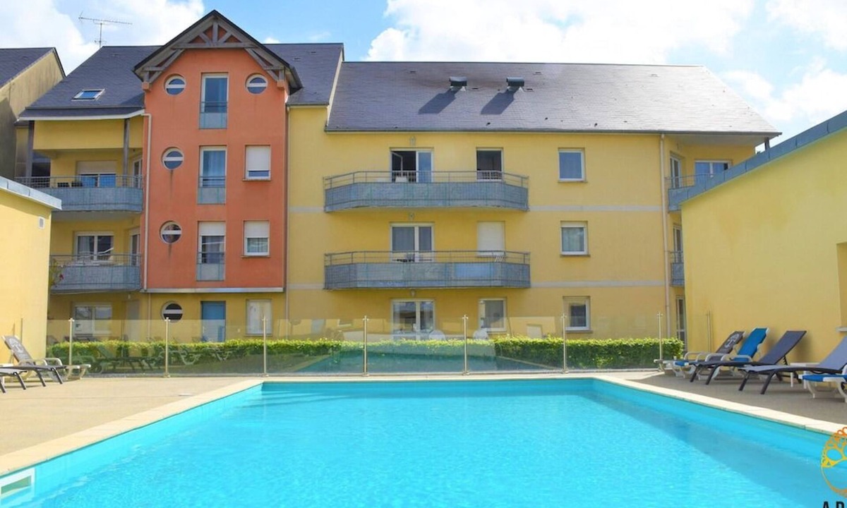 Grandcamp-Maisy Hotel | Pet-friendly Accommodation! Parking, Pool! Short Drive to Omaha Beach!