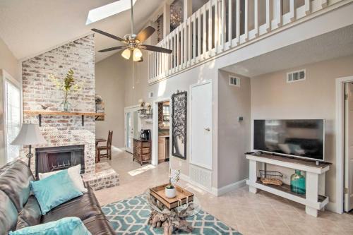Northeast Pensacola House | Pet-Friendly A-Frame Retreat Near Dtwn + Beaches!