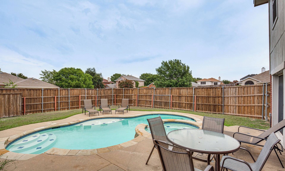 Allen House | Pet-Friendly Allen Home ~ 30 Mi to Dallas!