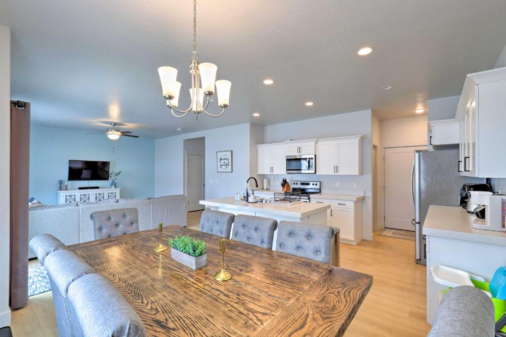 American Fork House | Pet-Friendly American Fork Home with Mtn Views!