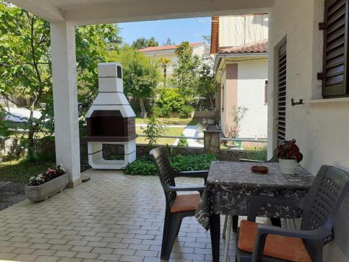 Malinska Apartment | Pet Friendly Apartments Simunec
