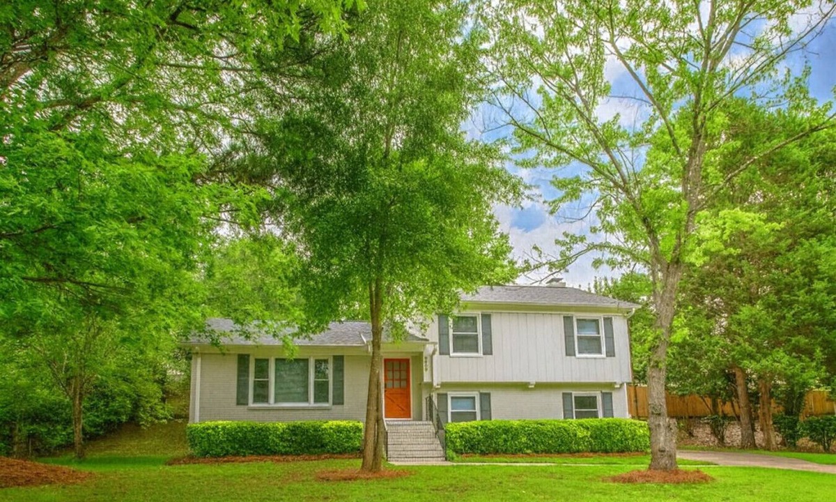 Charlotte House | Pet Friendly BBQ Patio Desired Location