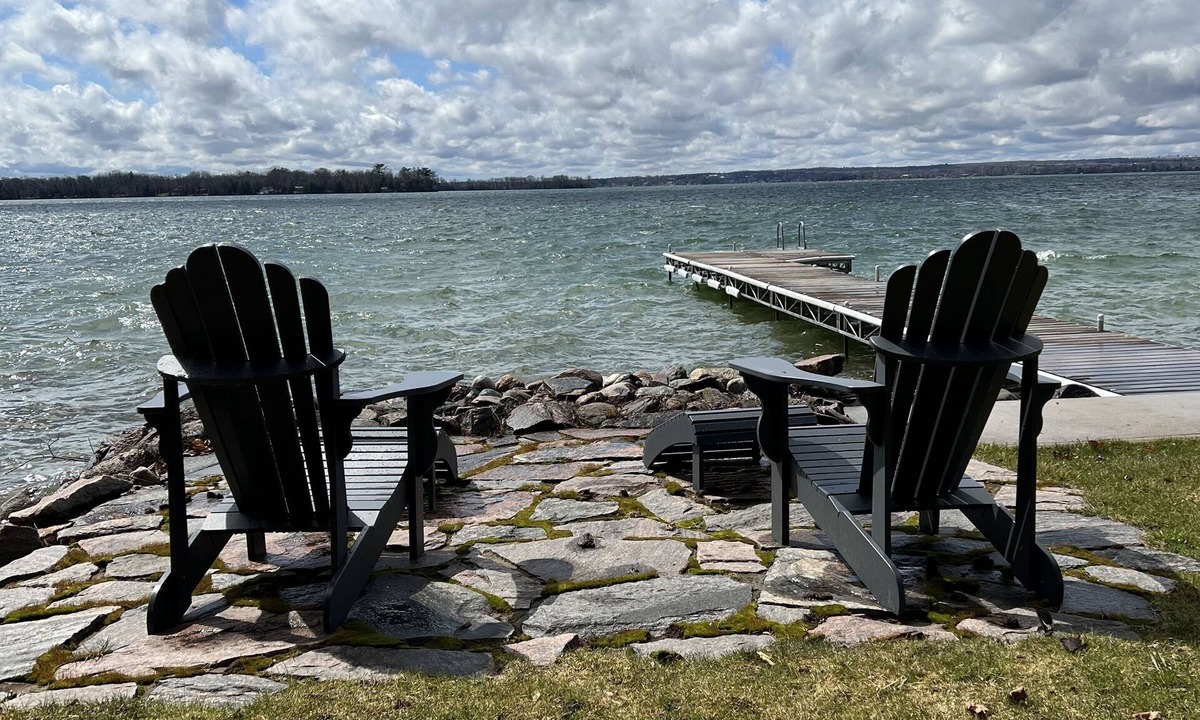 Rama Cottage | Pet Friendly Beach House with Bunkie Bar & Hot Tub