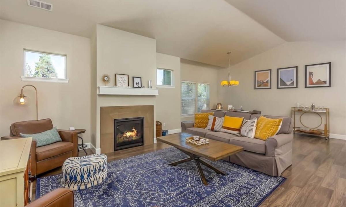 Old Farm District House | Pet-Friendly Bend Escape with Cozy Fireplace