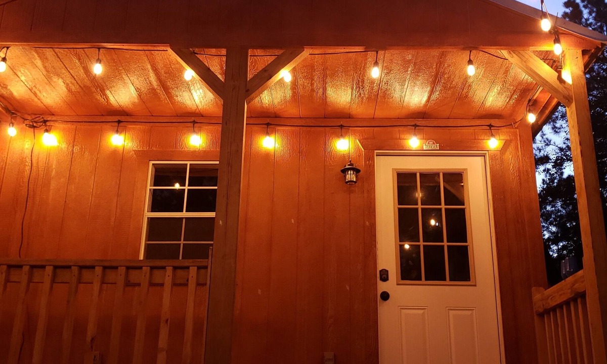 Colmesneil Cabin | Pet friendly cabin on 6 acres, near lakes
