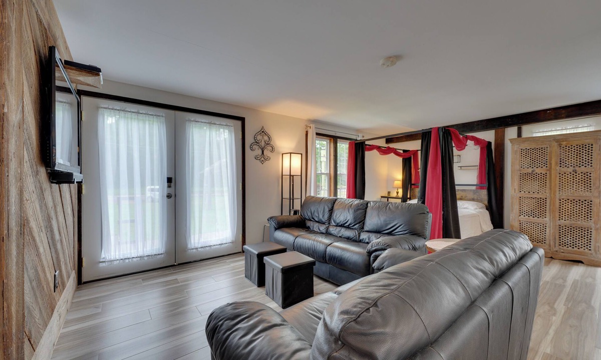 Black Creek Apartment | Pet-Friendly Caneadea Retreat with Deck!