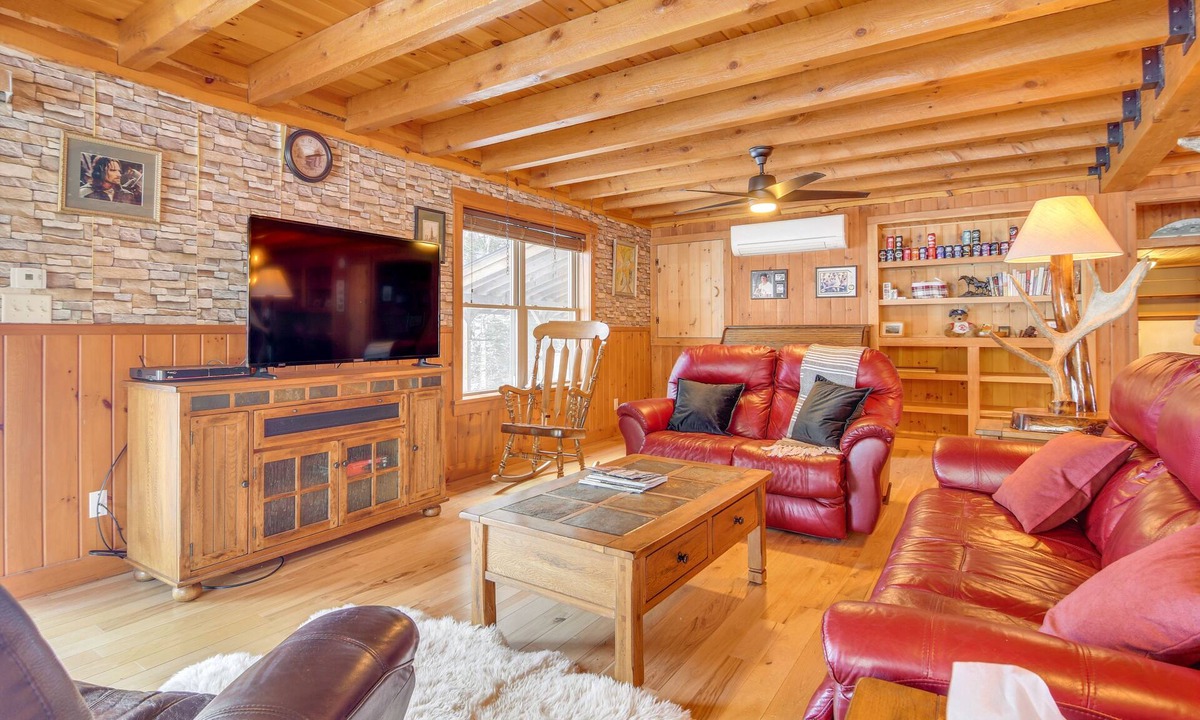 Carthage House | Pet-Friendly Carthage Home with Fire Pit!