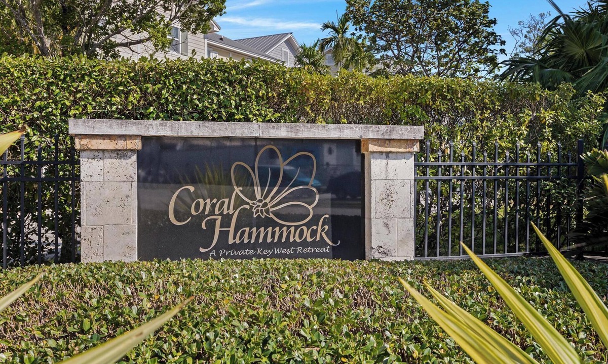 Key West House | PET FRIENDLY! Completely REMODELED! 3 Bedroom 3 bathroom home. Sleeps 8