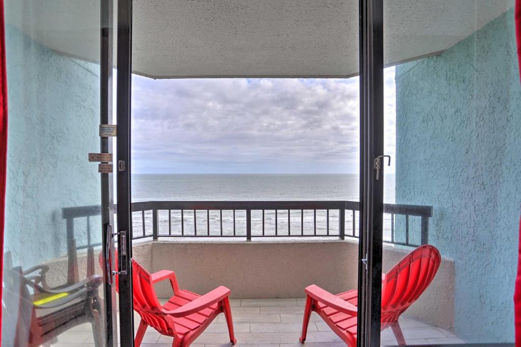 Myrtle Beach Apartment | Pet-Friendly Condo with Ocean Views, Steps to Beach!