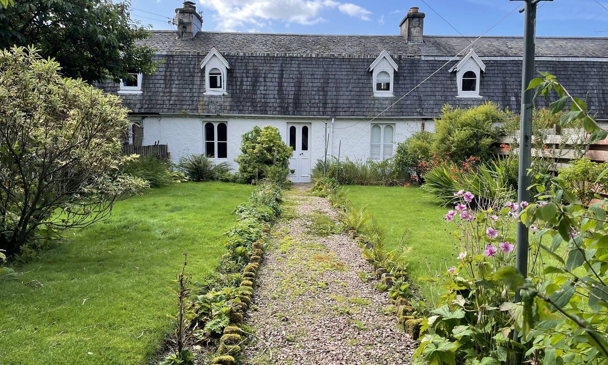 Fort Augustus Cottage | Pet friendly cottage
