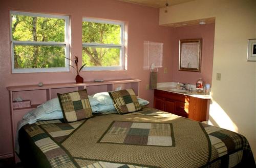 Burnet House | Pet-Friendly Cottage on Buchanan Lake near Marble Falls, Texas