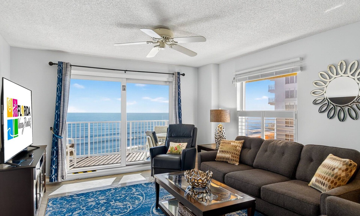Seawinds Condo Condo | Pet friendly, direct oceanfront corner 2/2 with spacious balcony and heated beachfront pool