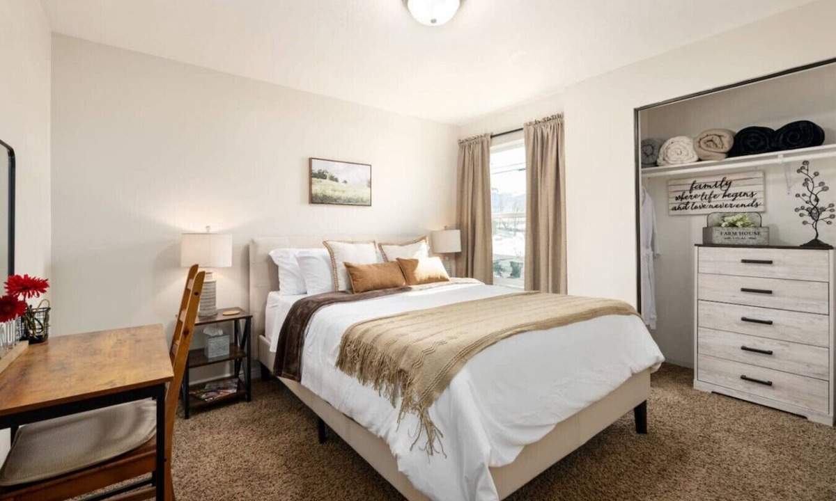 Mount Pleasant House | Pet Friendly Farmhouse Near Ski & Trails