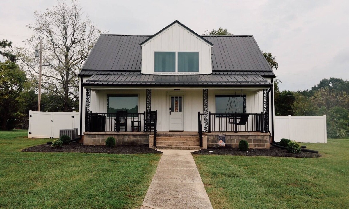 Gretna House | Pet-Friendly Farmhouse for 10 - Fire Pit, Views + Near Smith Mountain Lake