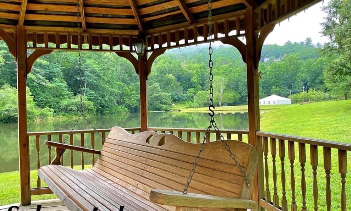 Rabun Gap House | PET FRIENDLY 🙈 FIRE PIT 🔥 FoxFire Museum