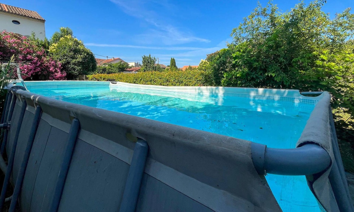 Pont-Saint-Esprit House | Pet friendly home in Pont-Saint-Esprit