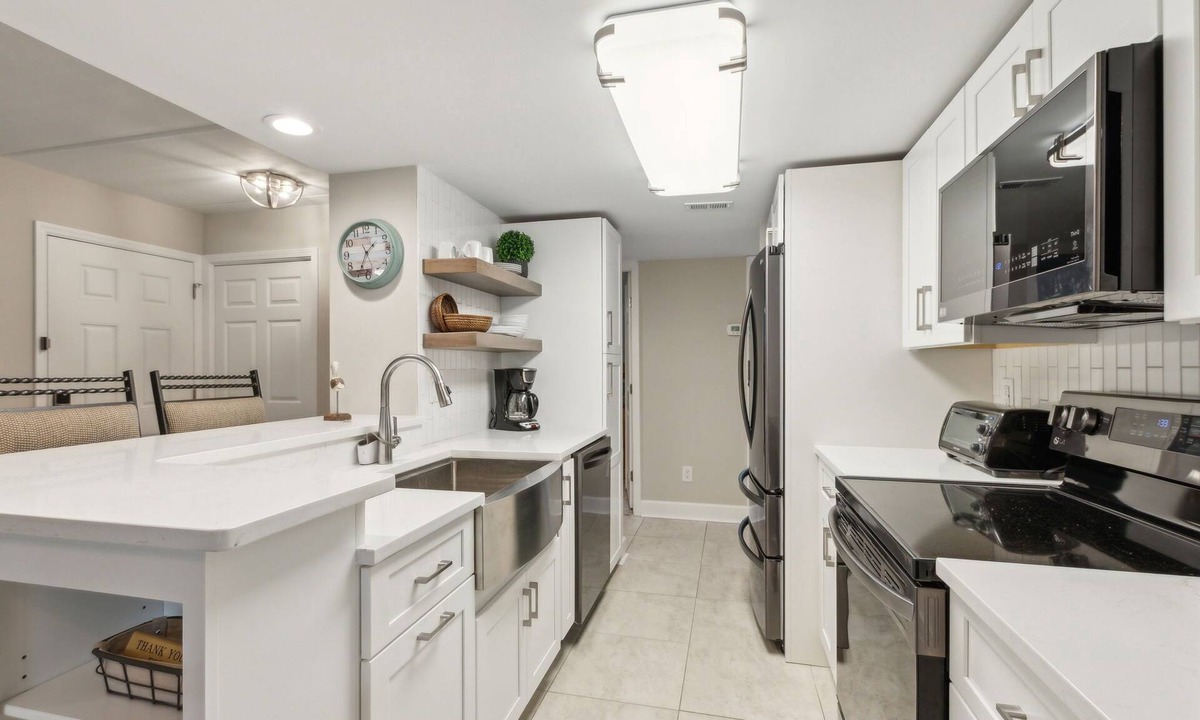 Amelia City House | Pet Friendly | Ground Floor Sailmaker Villa | Pool View