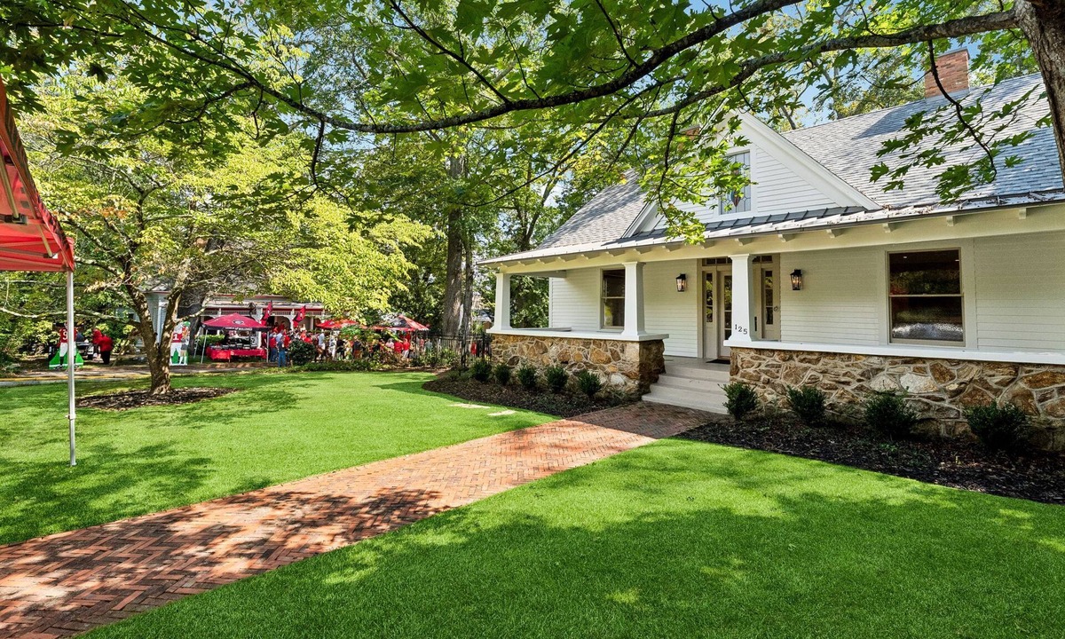 Athens House | Pet Friendly Herty House (Full Home)