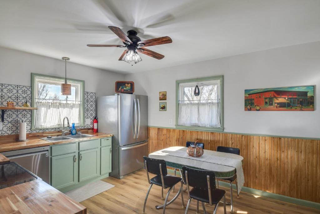 Hiawatha House | Pet-Friendly Hiawatha Retreat w/Private Yard!