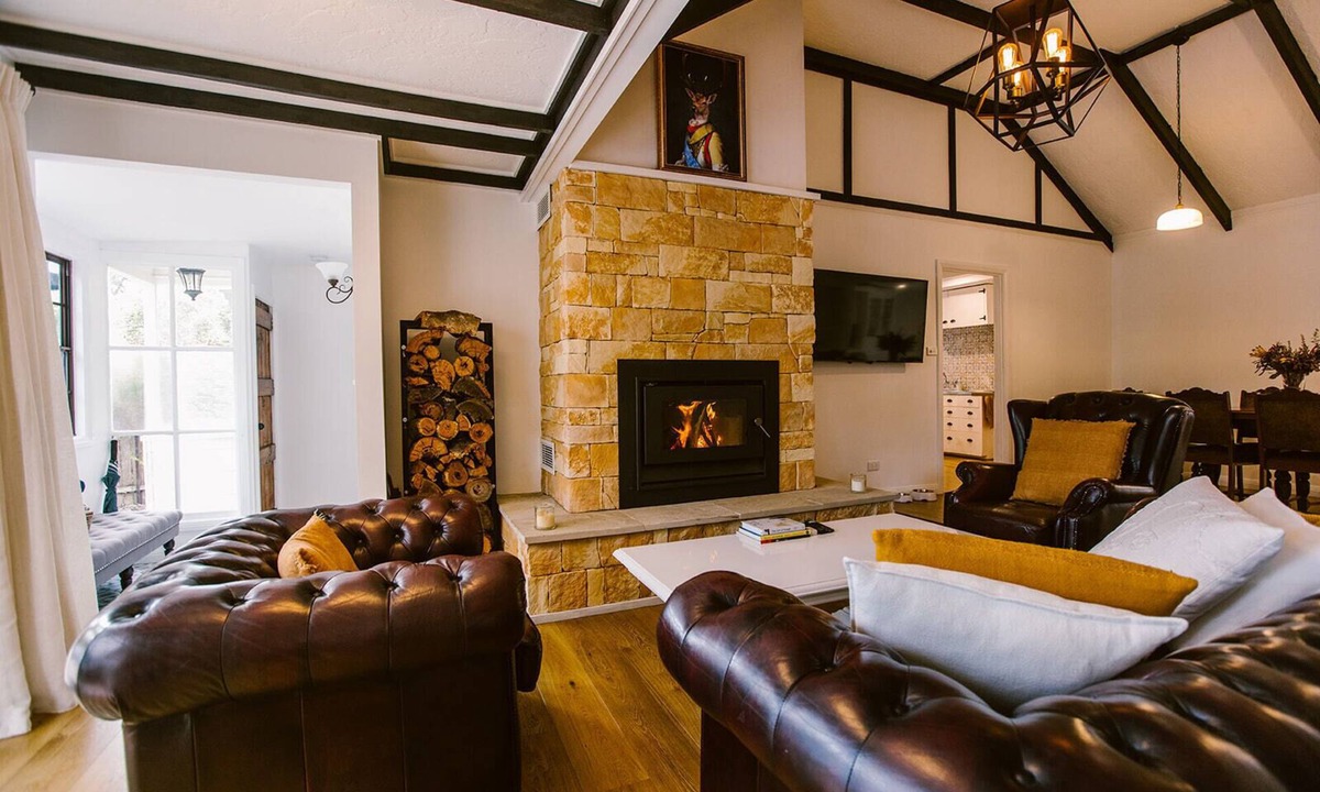 Bundanoon House | Pet-Friendly Highlands Home with Fireplace