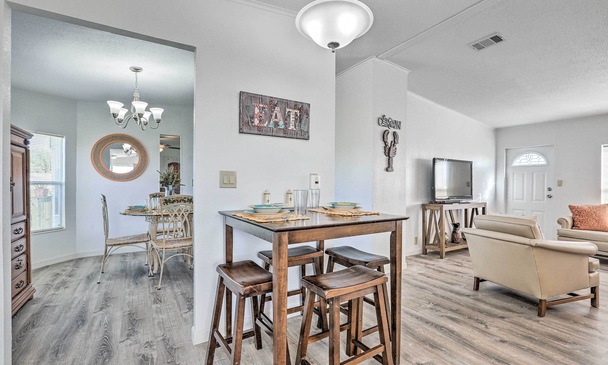 Clewiston Cottage | Pet-friendly Home: 10 Mi to Lake Okeechobee!