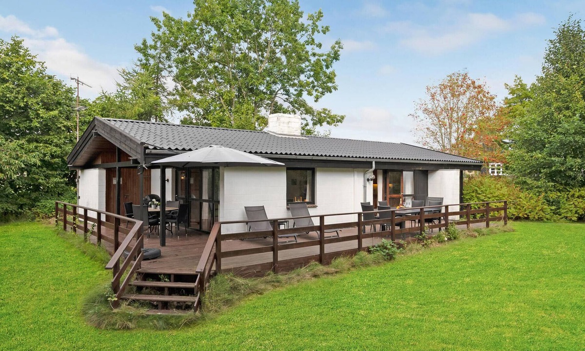 Holloselund House | Pet friendly home in Tisvildeleje