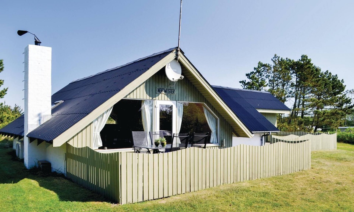 Bjerregaard House | Pet friendly home in Hvide Sande with sauna