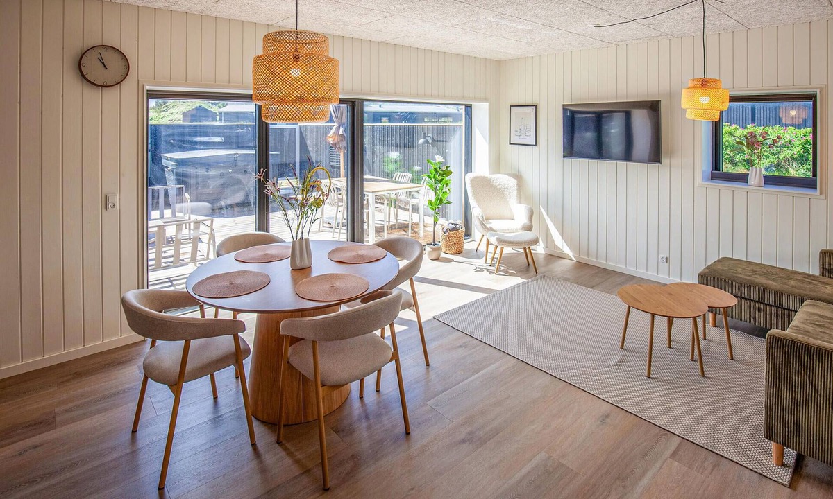Bjerregard Strand House | Pet friendly home in Hvide Sande with sauna