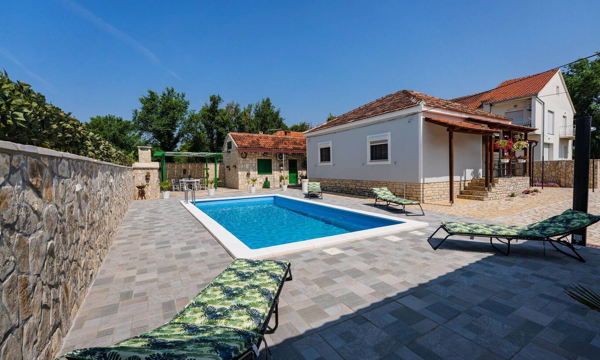 Benkovac House | Pet friendly home in Benkovac