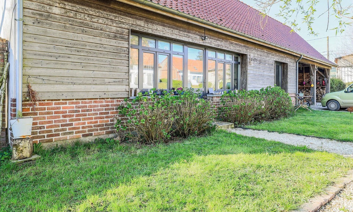 Becourt House | Pet friendly home in Becourt with WiFi