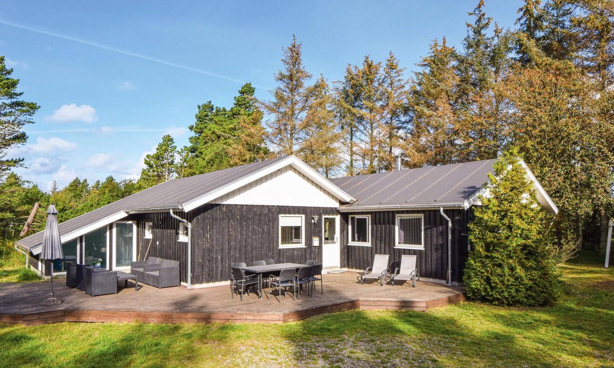 Blavand House | Pet friendly home in Blåvand with sauna