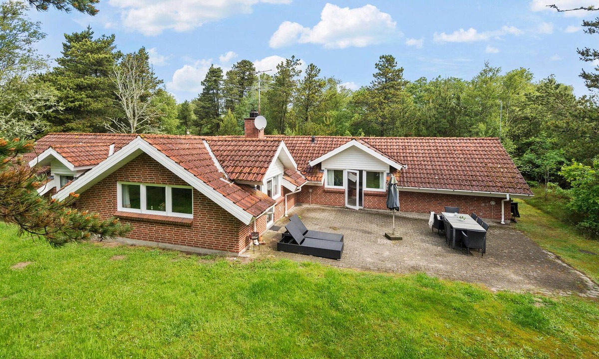 Ho House | Pet friendly home in Blåvand with sauna