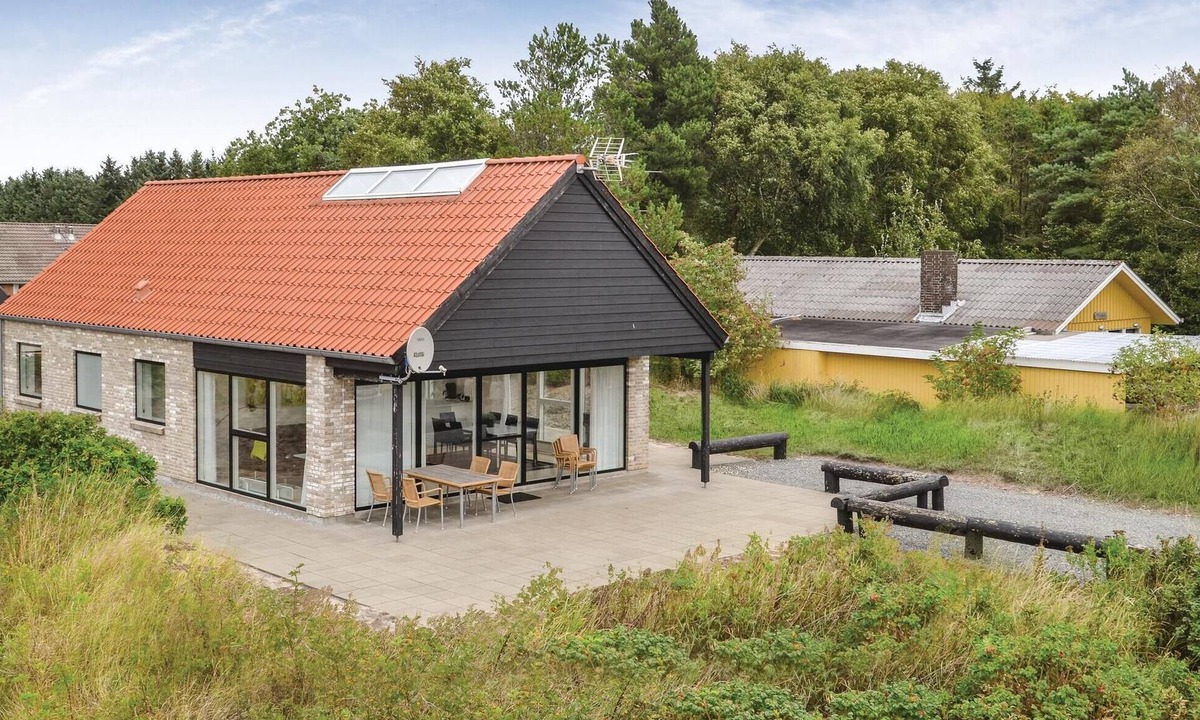 Ho House | Pet friendly home in Blåvand with sauna