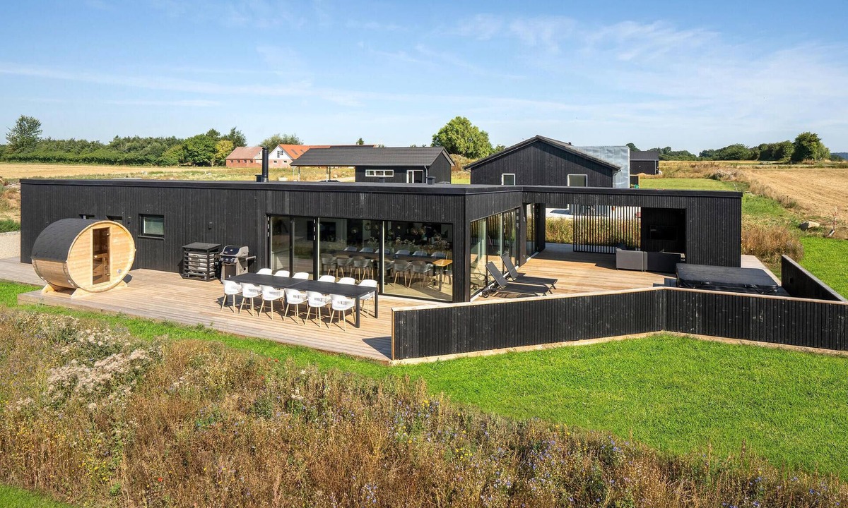 Hvidbjerg Strand House | Pet friendly home in Børkop with sauna