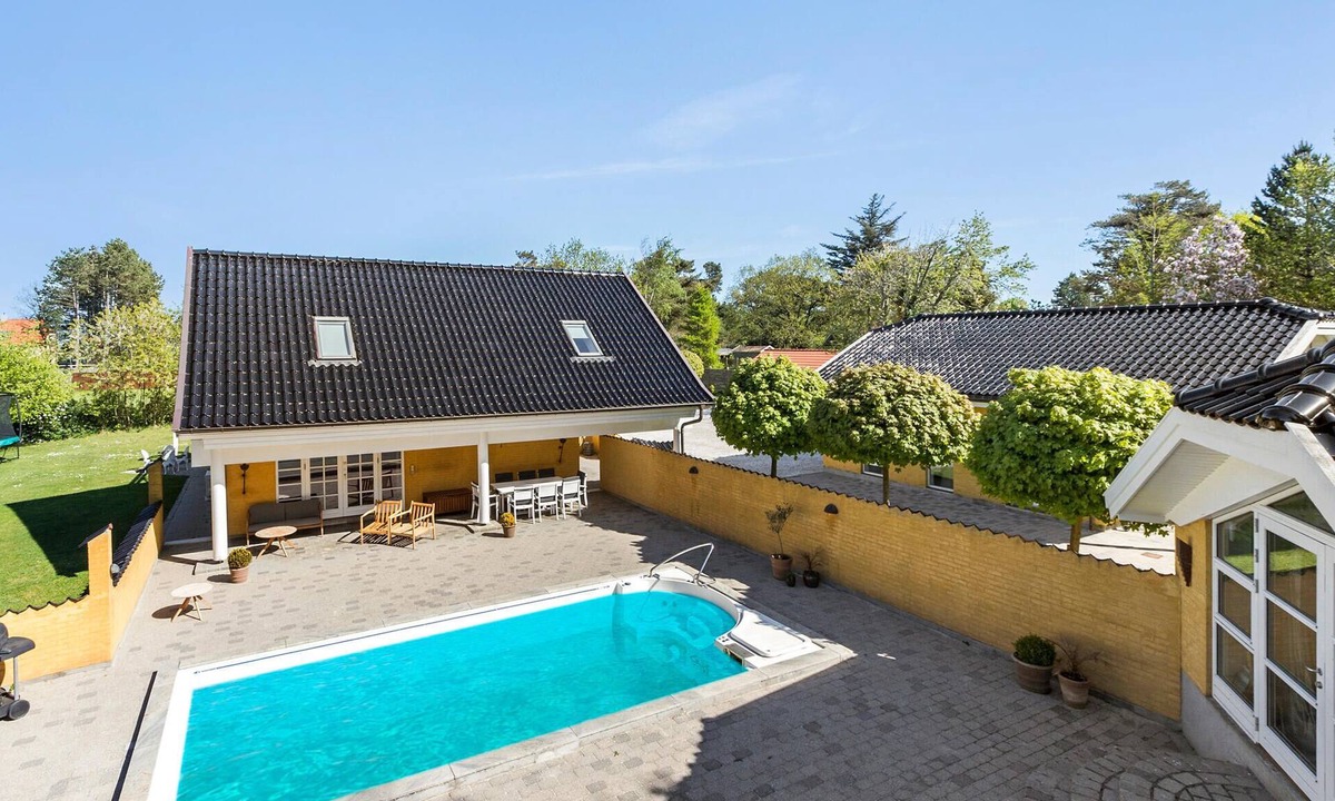 Smidstrup Strand House | Pet friendly home in Gilleleje