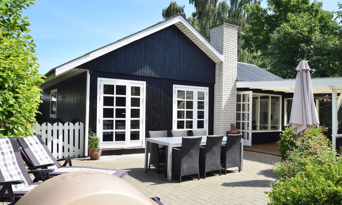 Juelsminde House | Pet friendly home in Juelsminde with WiFi