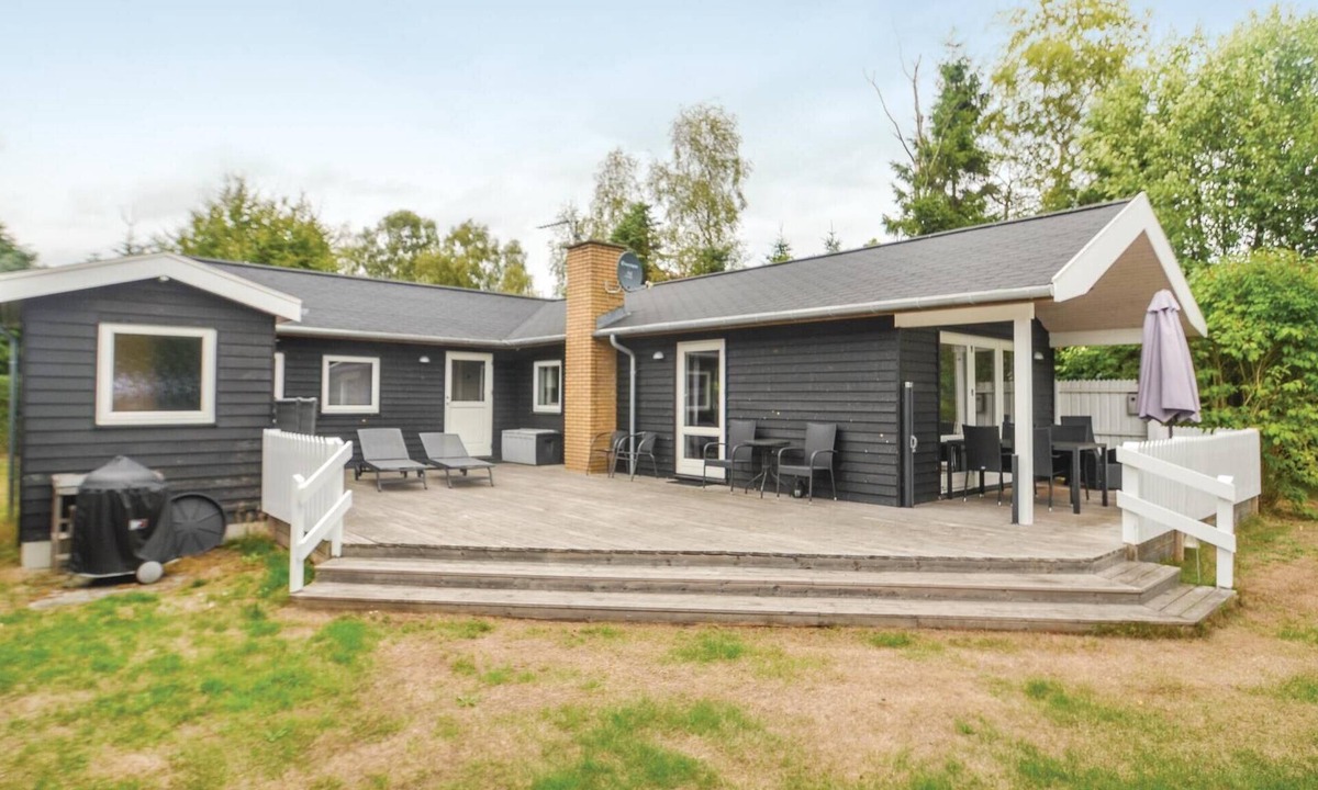 Bøtø By House | Pet friendly home in Væggerløse with sauna