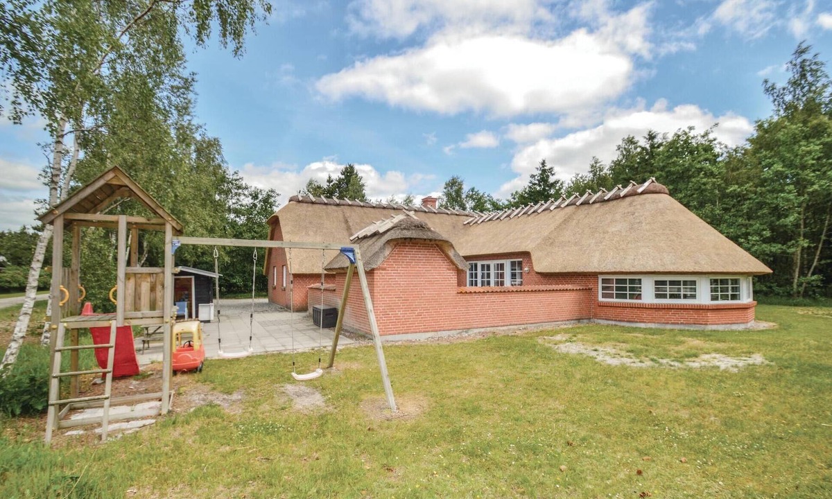 Bøtø By House | Pet friendly home in Væggerløse with sauna