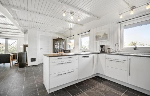 Vejers Strand House | Pet Friendly Home In Vejers Strand