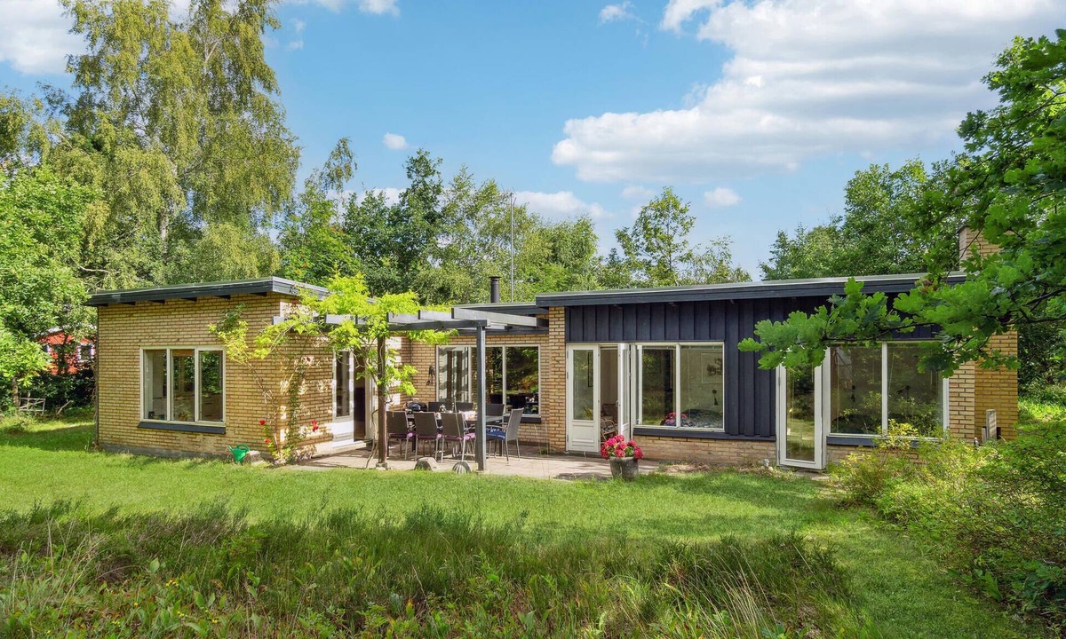 Fjellerup House | Pet friendly home in Glesborg with WiFi