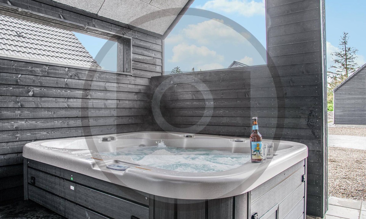 Bønnerup Strand House | Pet friendly home in Glesborg with WiFi