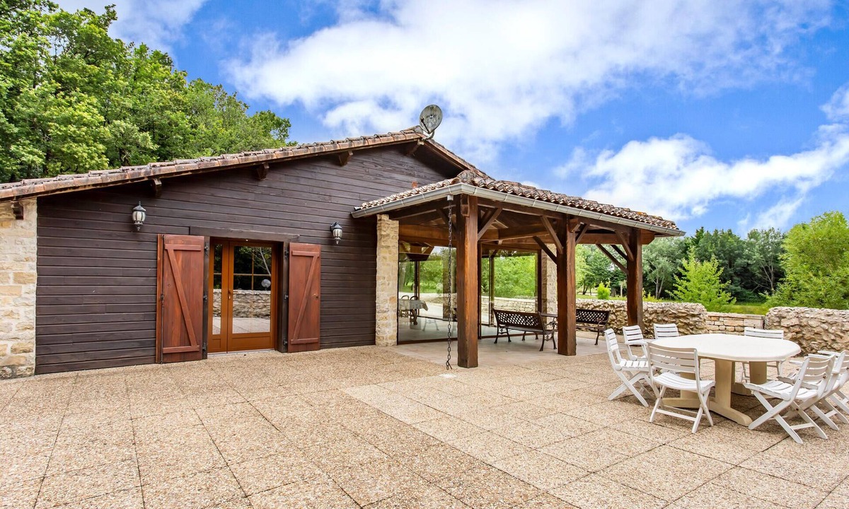 Lonnes House | Pet friendly home in Lonnes